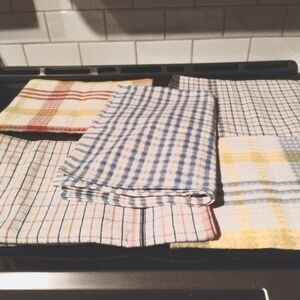FREE  cotton tea towels  print style set of 3 NWOT